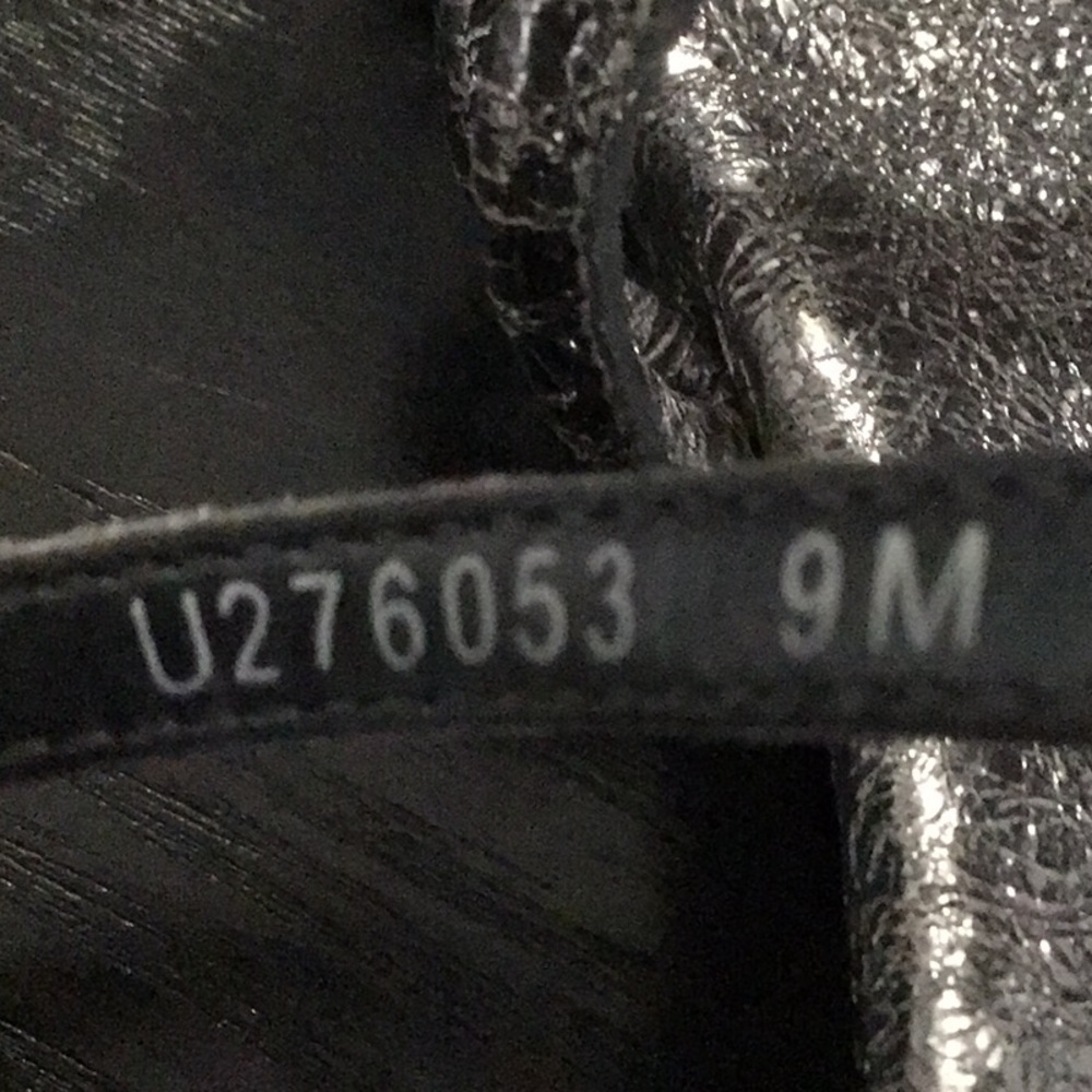 Stuart Weitzman size 9 silver sandals - Picture 4 of 13